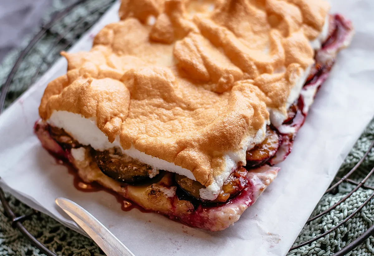 Habos szilvás sütemény recept