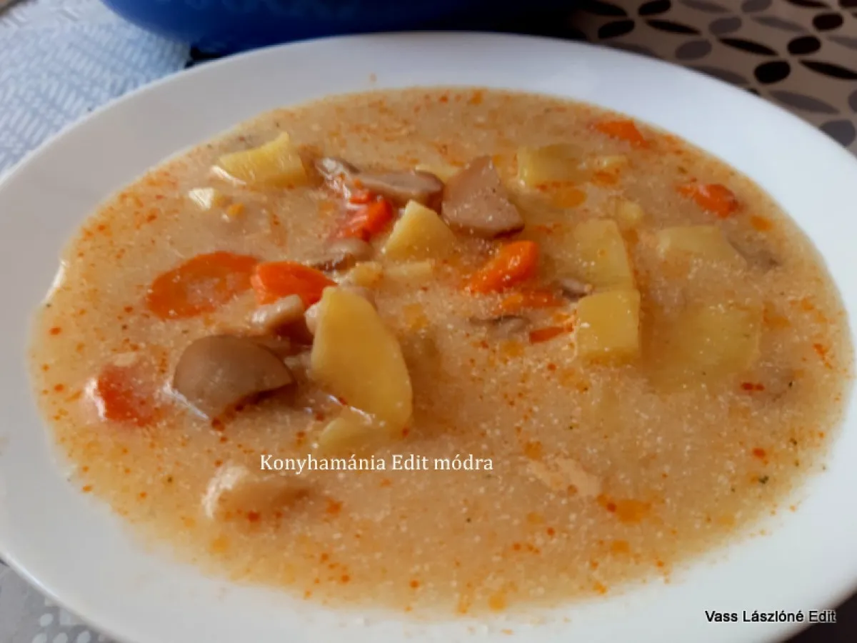 Tejfölös-savanyú burgonyaleves recept