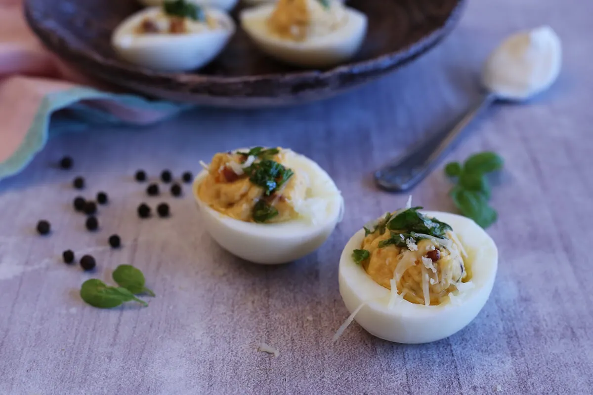 Bazsalikomos töltött tojás recept