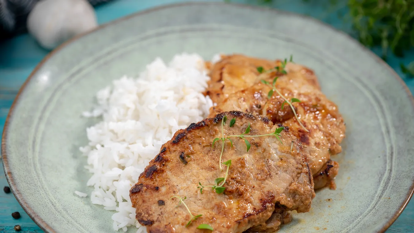 Mustáros-zöldfűszeres karaj recept /Fotó: Mindmegette