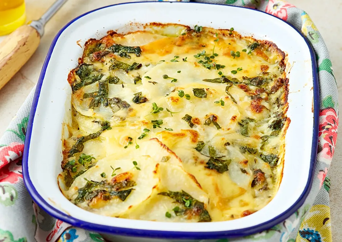 Krémes spenótos rakott krumpli recept