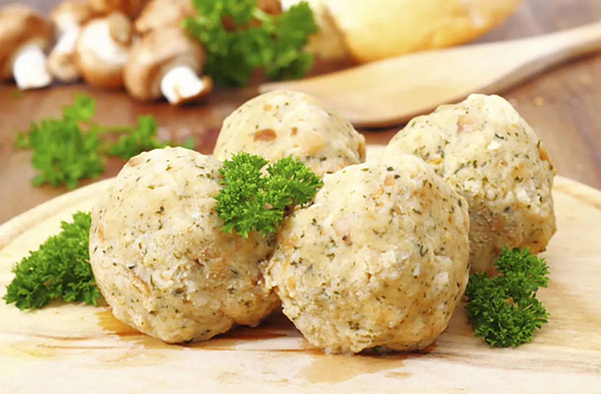 Zsemlegombóc petrezselyemmel recept