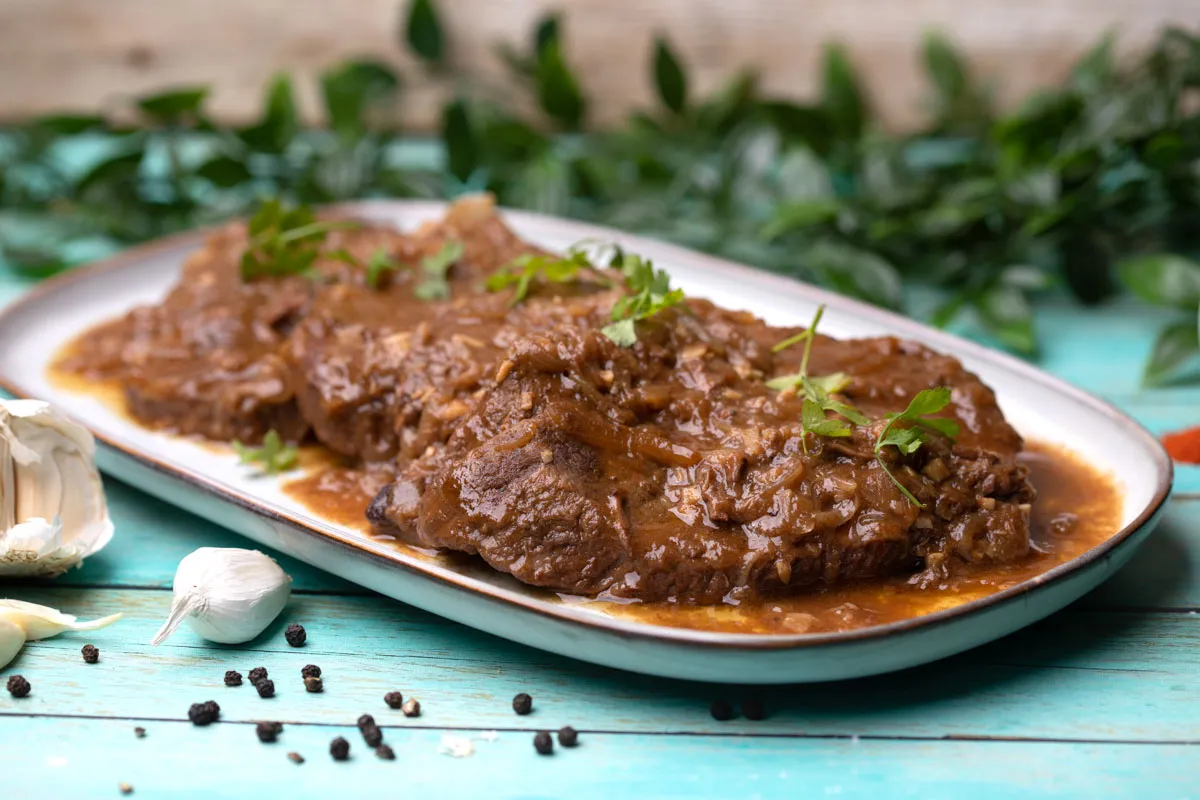 Párolt vörösboros marhaszelet recept