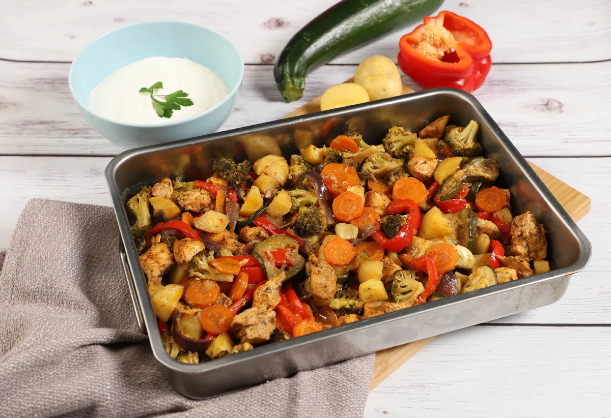 Tepsis csirke zöldséggel recept