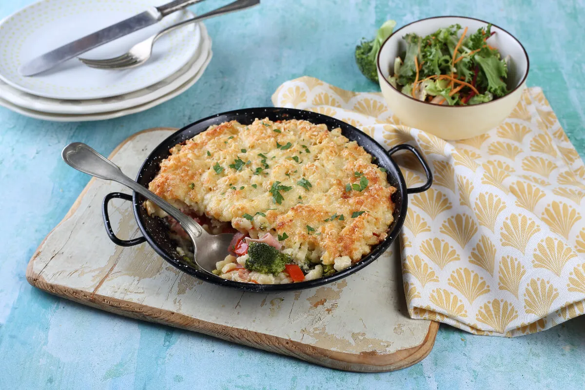 Sonkás-zöldséges rakott nokedli recept