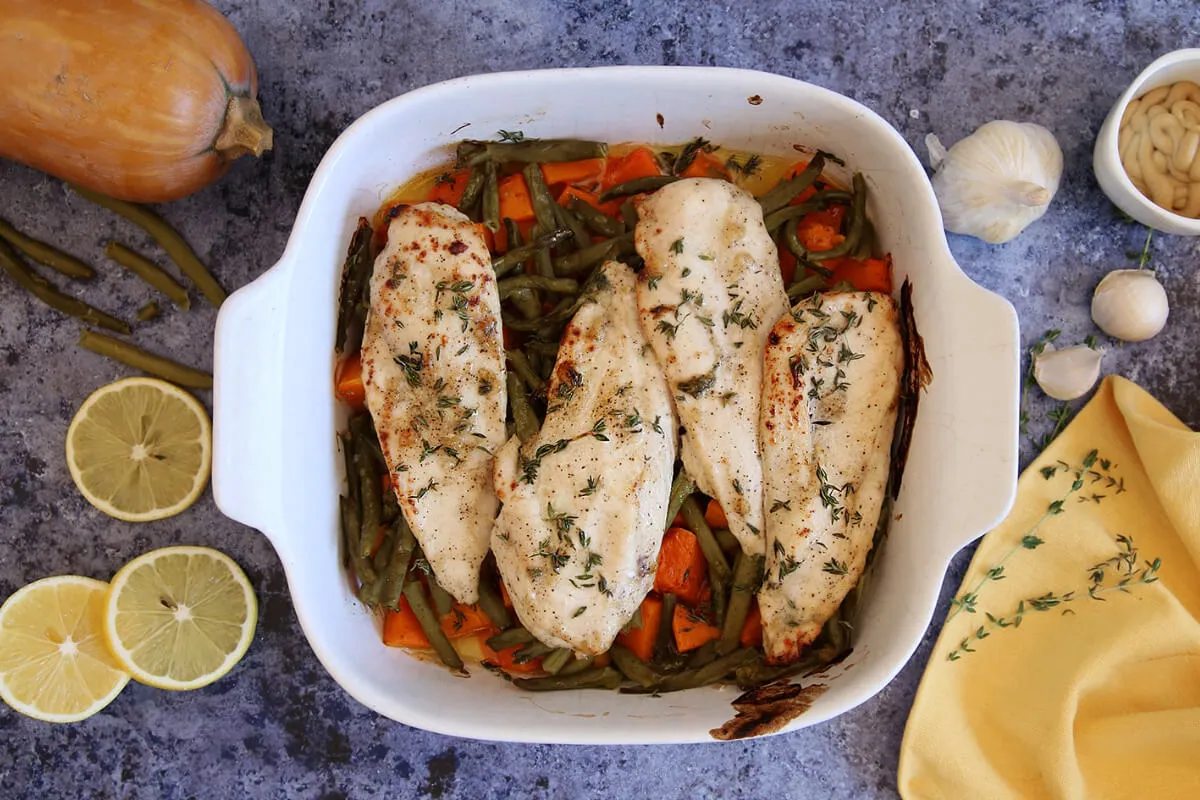 Mézes-mustáros csirke sütőtökkel és zöldbabbal recept