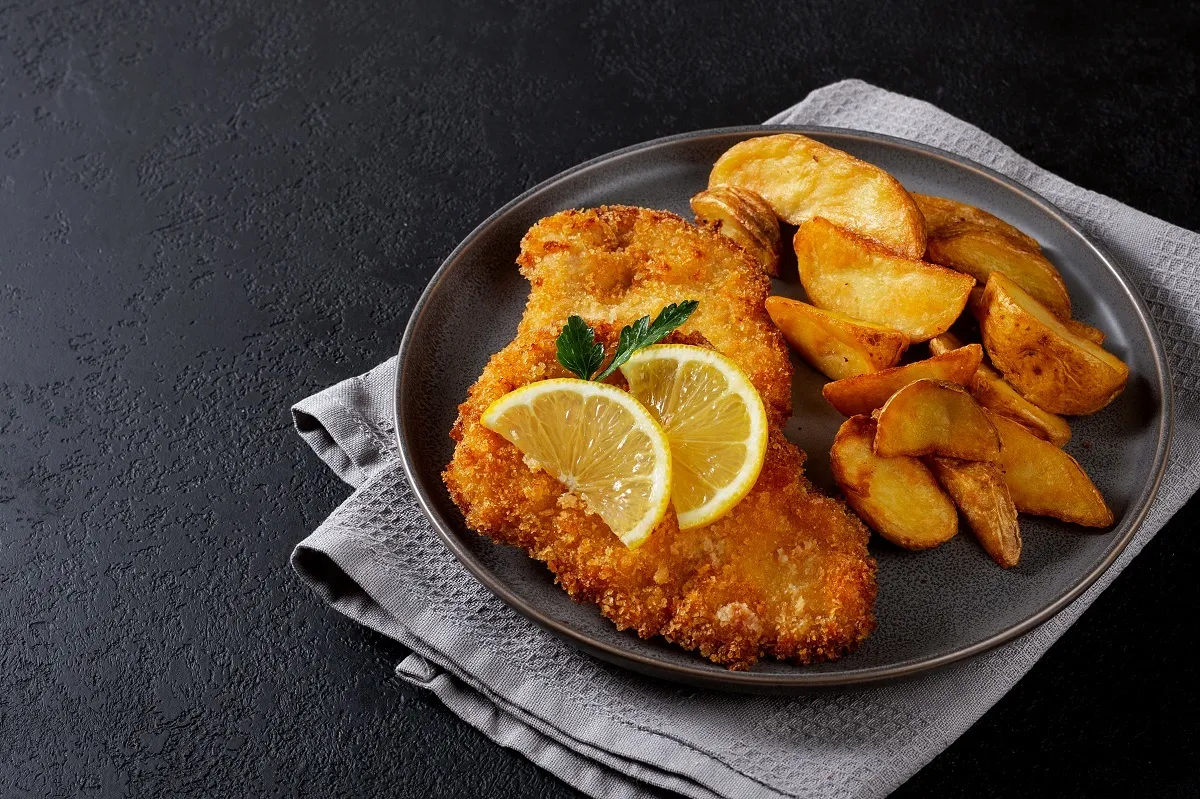 Rántott csirkemell chips-bundában recept