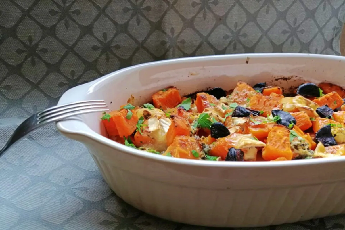 Rakott édesburgonya fekete fokhagymával recept
