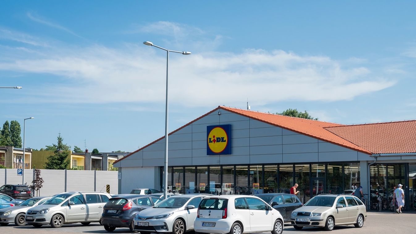 Durva parkolási díjat vezet be a Lidl: vége az órákig tartó ingyenes parkolásnak