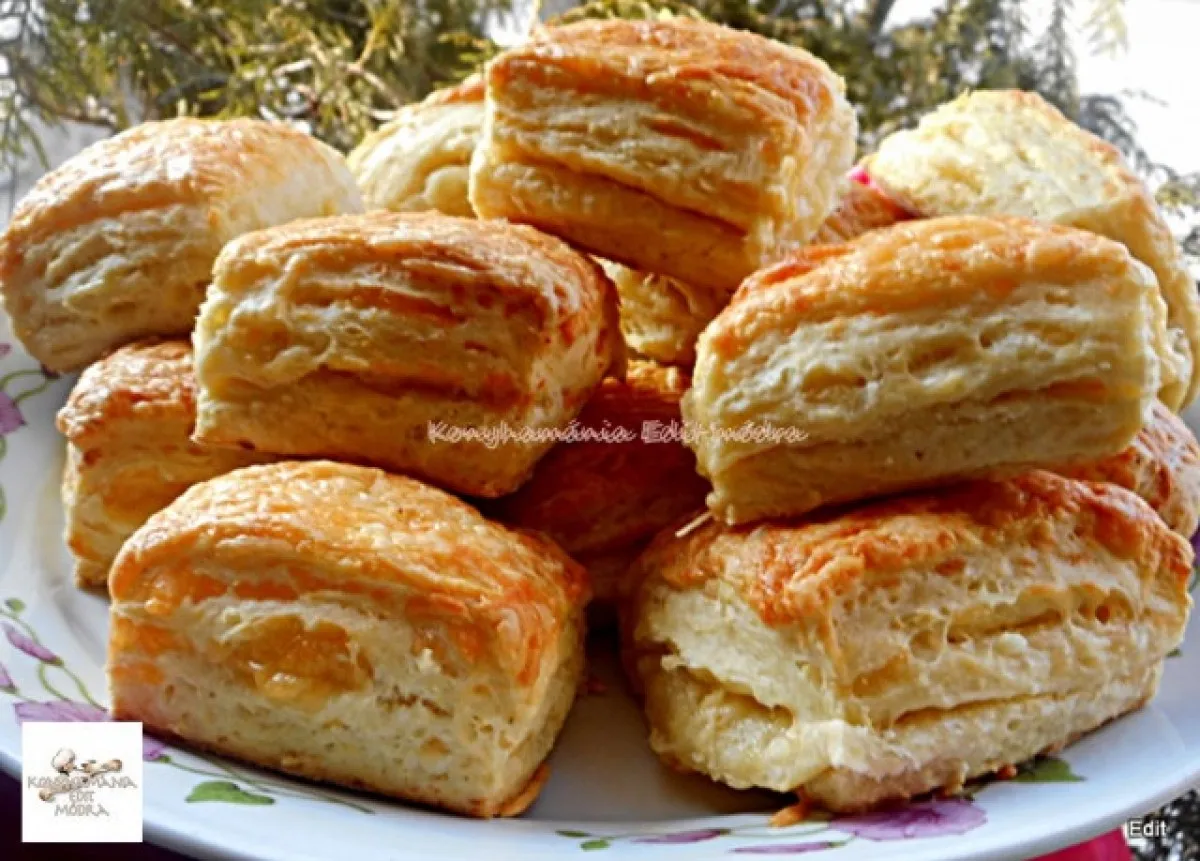 Sajtos-túrós óriás pogácsa recept