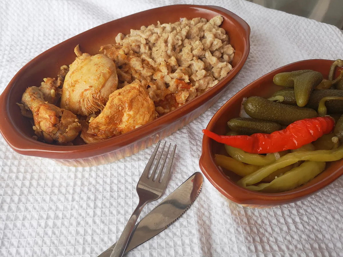 Csirkepörkölt nokedlival recept