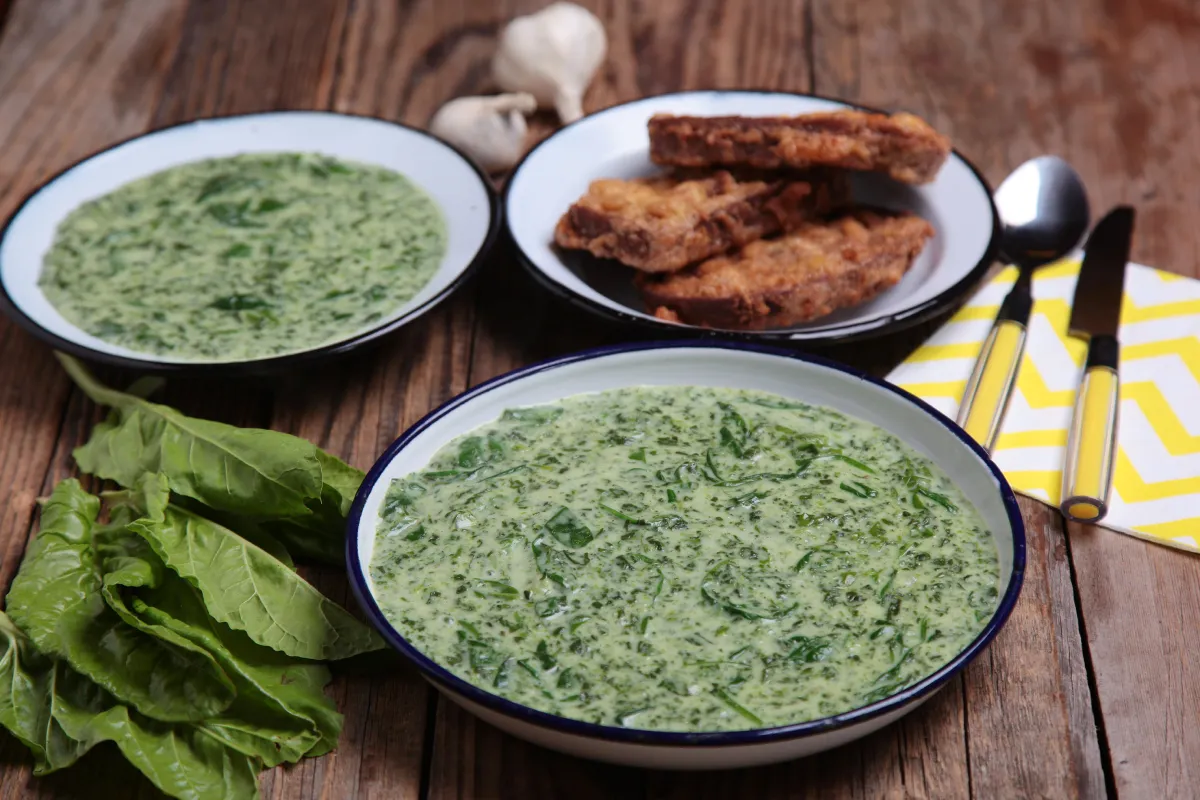 Mángoldfőzelék sajtos bundás kenyérrel recept