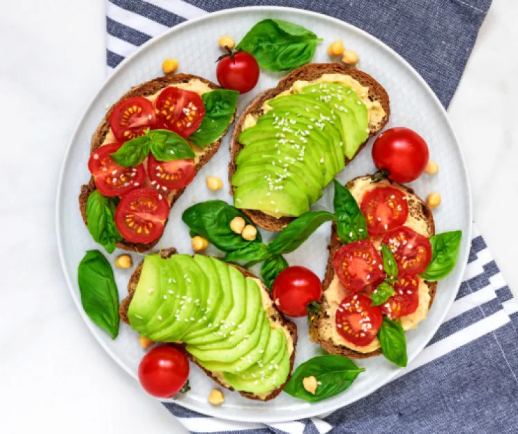 Tojássalátás szendvics avokádóval recept