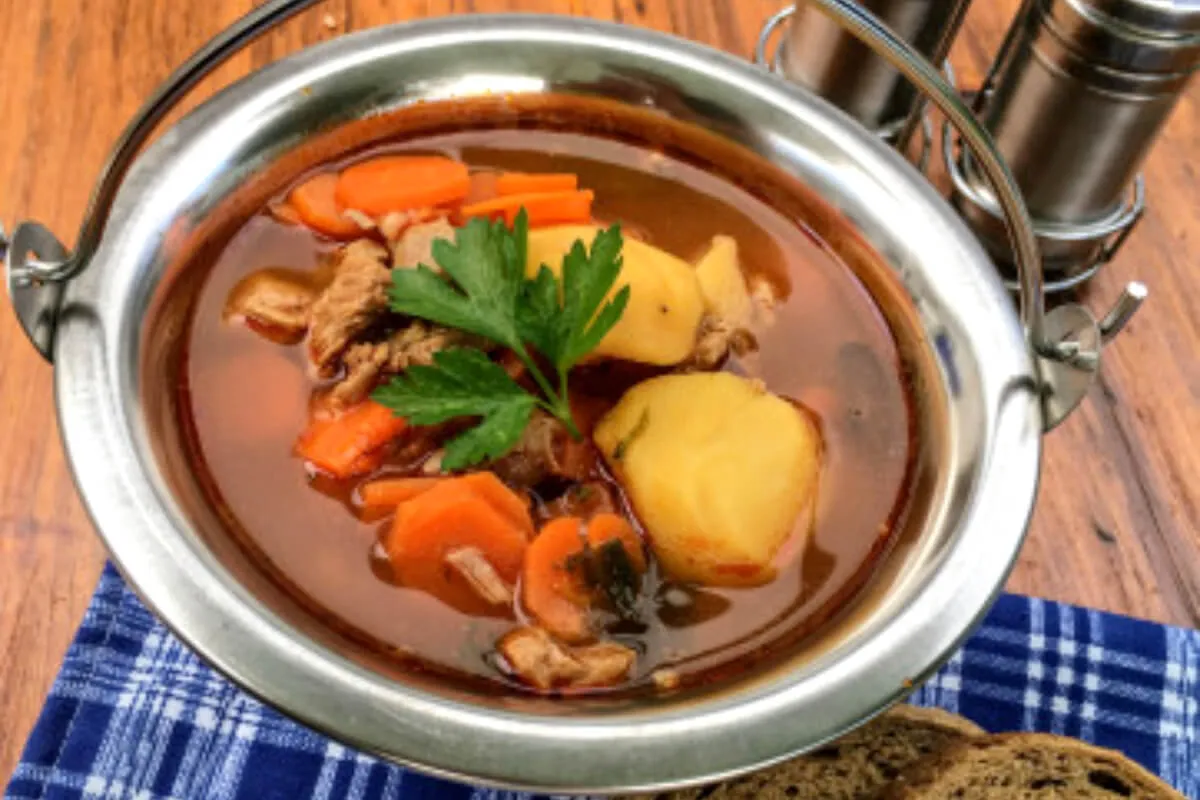 A legfinomabb bográcsgulyás recept
