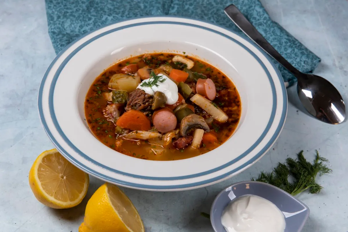 Szoljanka leves recept