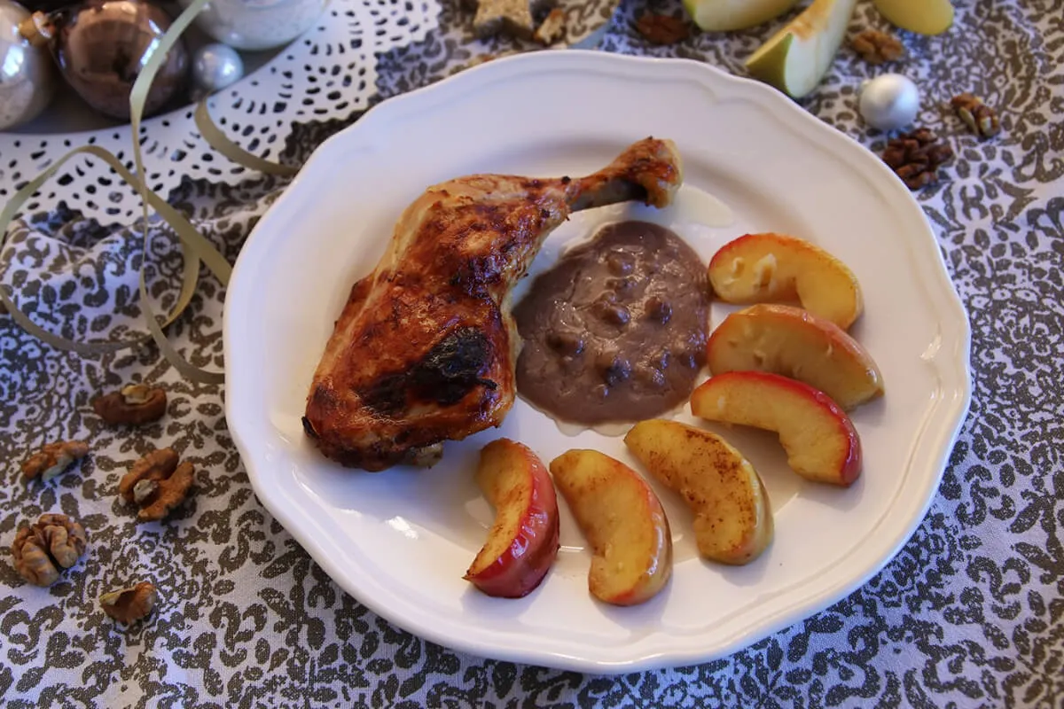 Citromos csirkecomb diómártással és sült almával recept