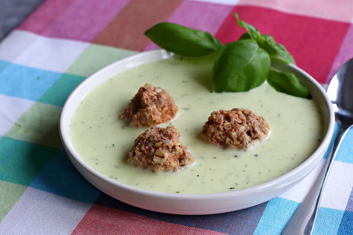 Karfiolleves húsgombóccal recept