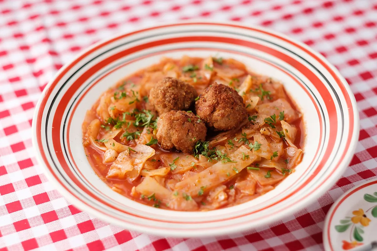 Paradicsomos káposzta fasírtgolyóval recept