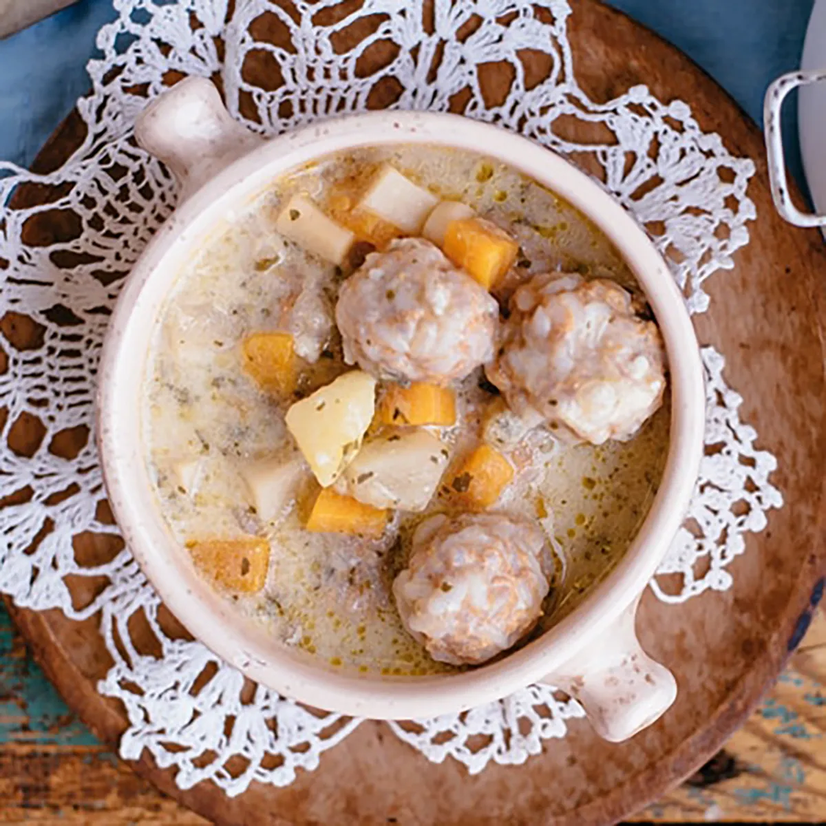 Húsgombócos csorbaleves recept