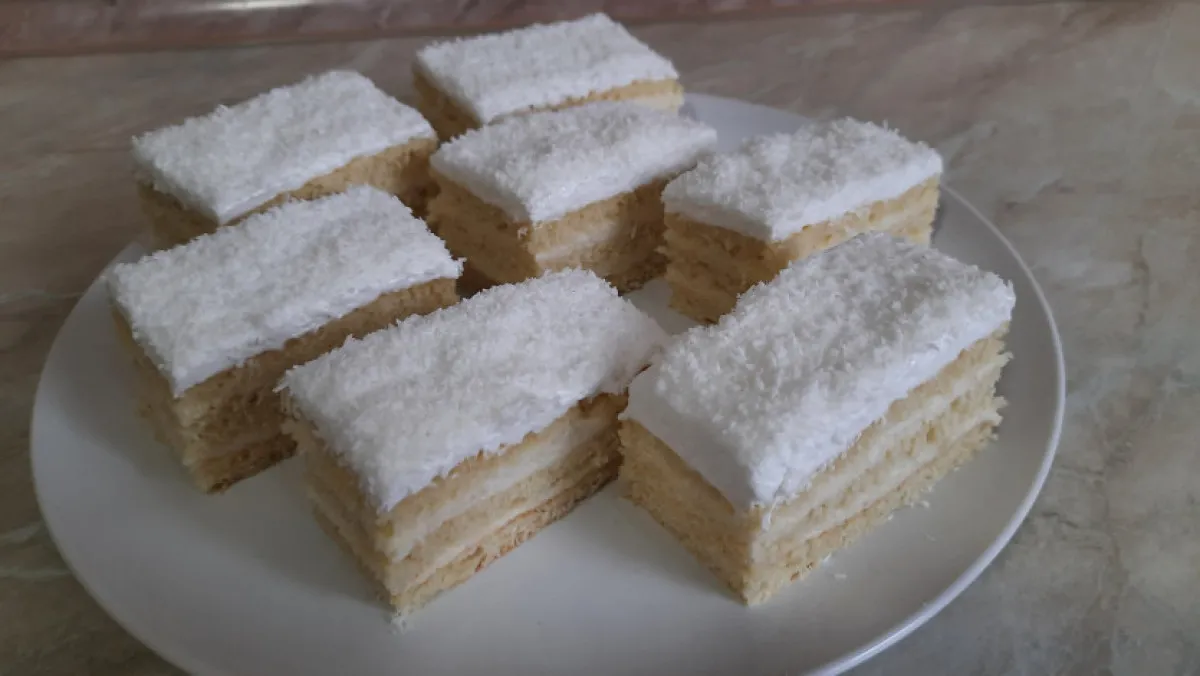 Krémes raffaelloszelet recept