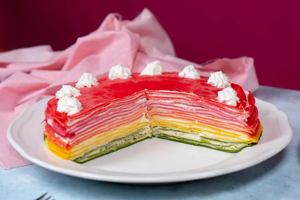 Szivárványos palacsintatorta recept