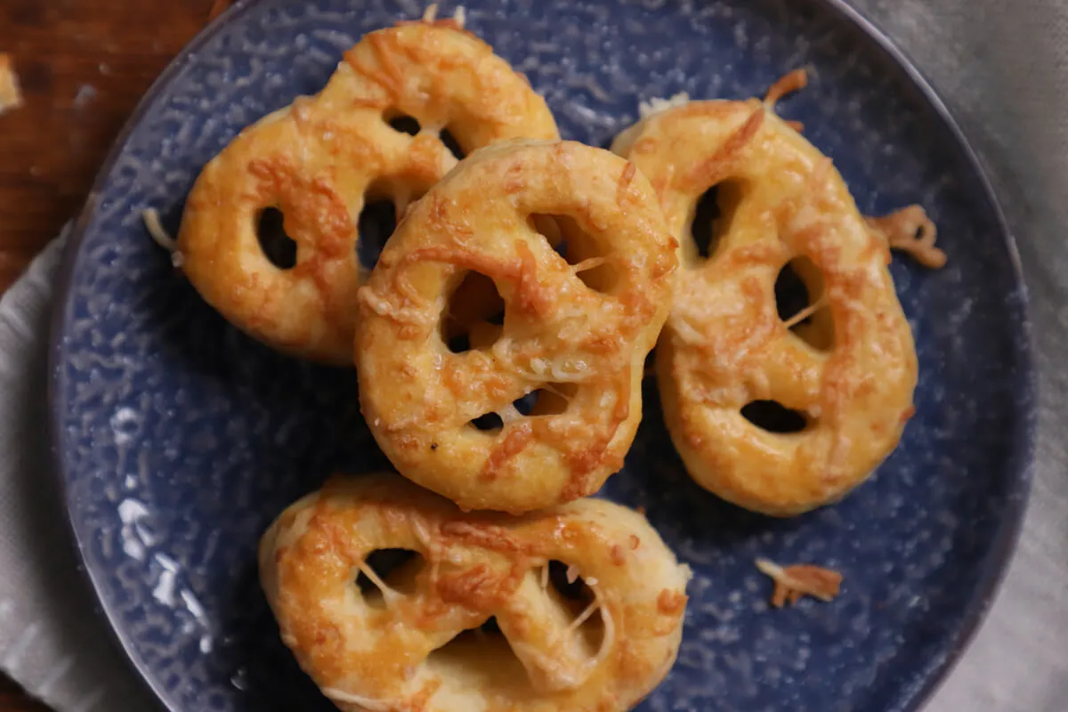 Ropogós sajtos perec (szalalkális) recept