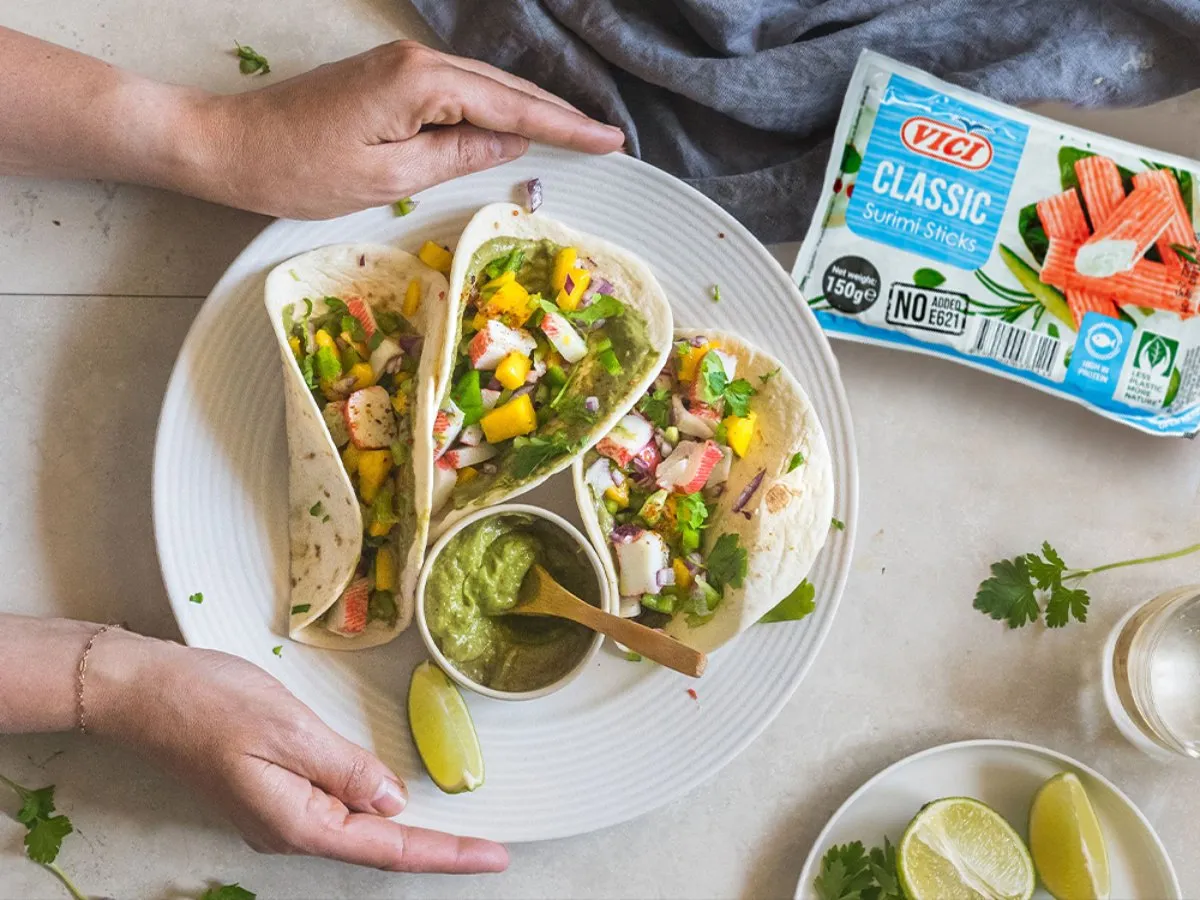 Taco surimi salátával és guacamoléval recept