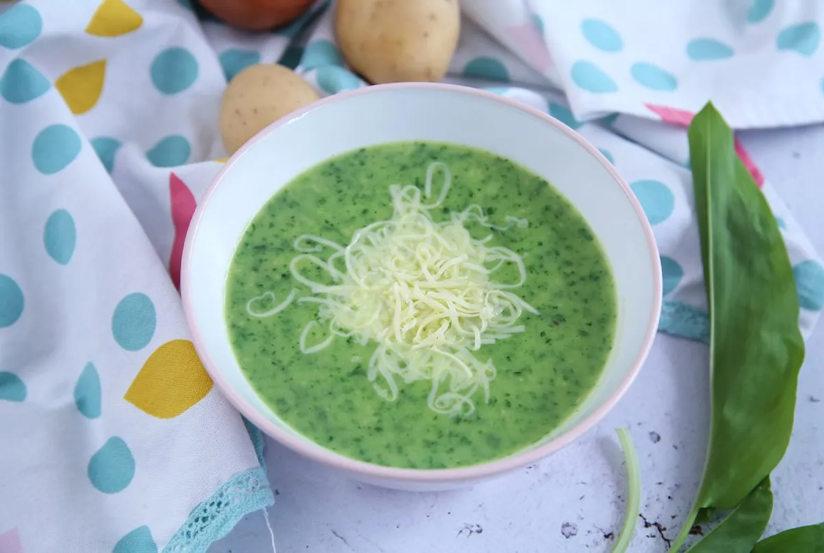 Egyszerű medvehagyma-krémleves (lm, gm) recept