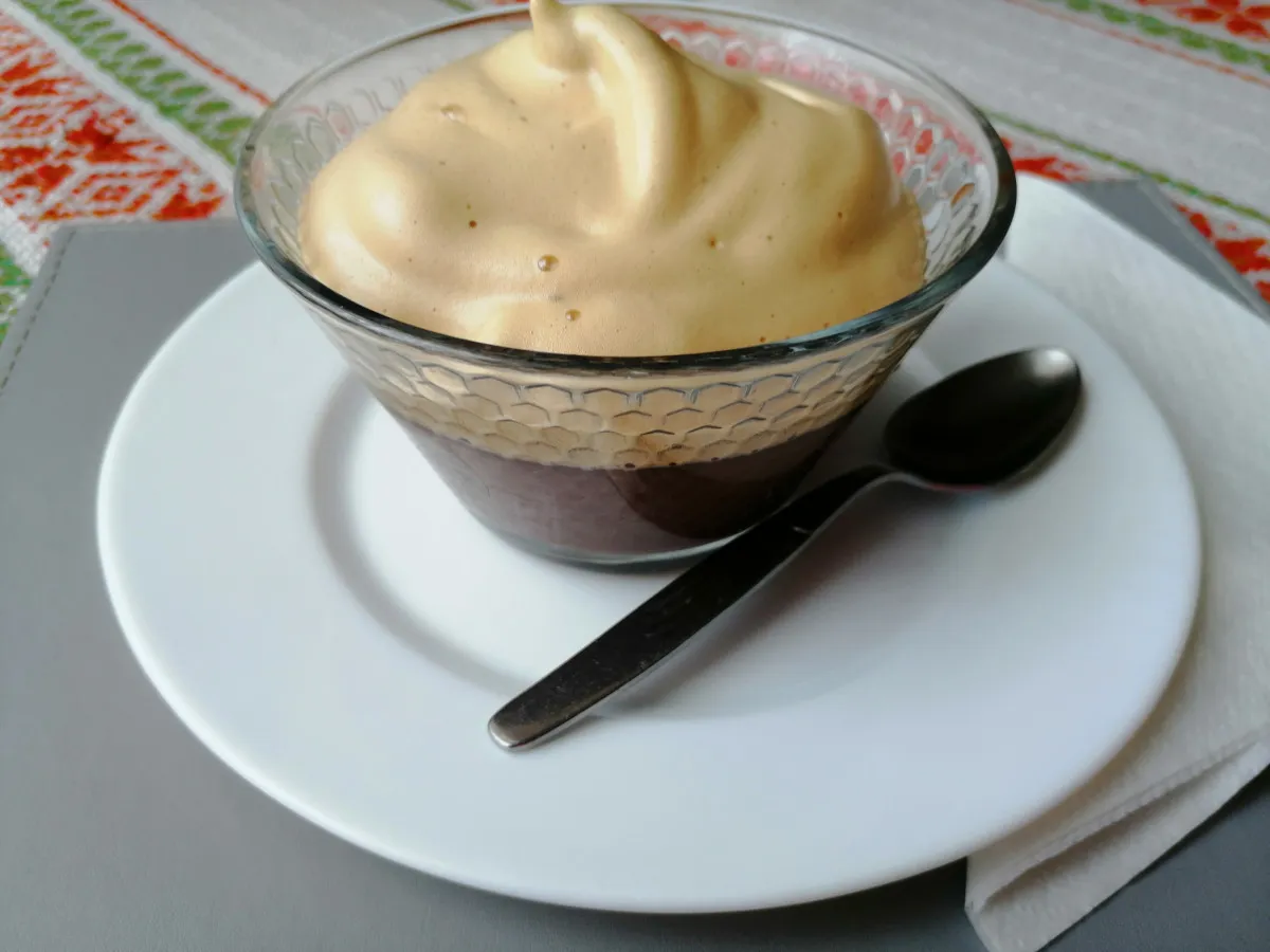 Csokipuding  kávéhabbal  recept