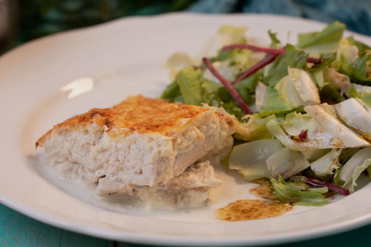 Tejfölös-füstölt sajtos csirkemell recept