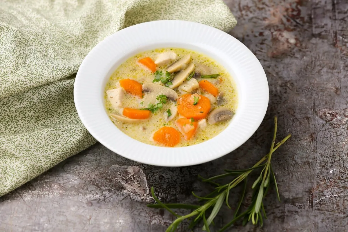 Csirkés gombaleves recept