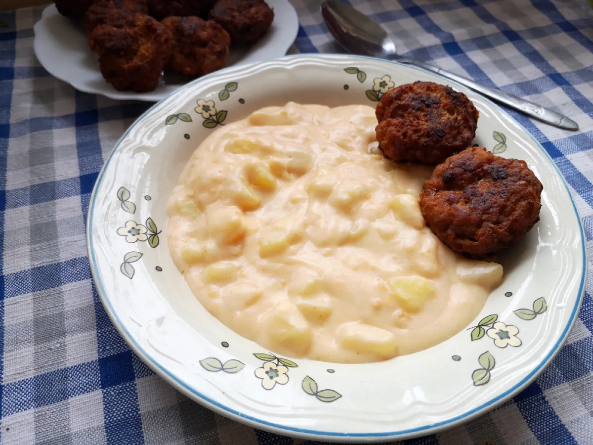Krumplifőzelék fasírttal recept