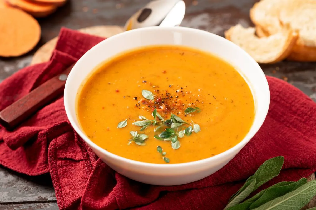 Édesburgonya krémleves (vega, glutén- és laktózmentes) recept