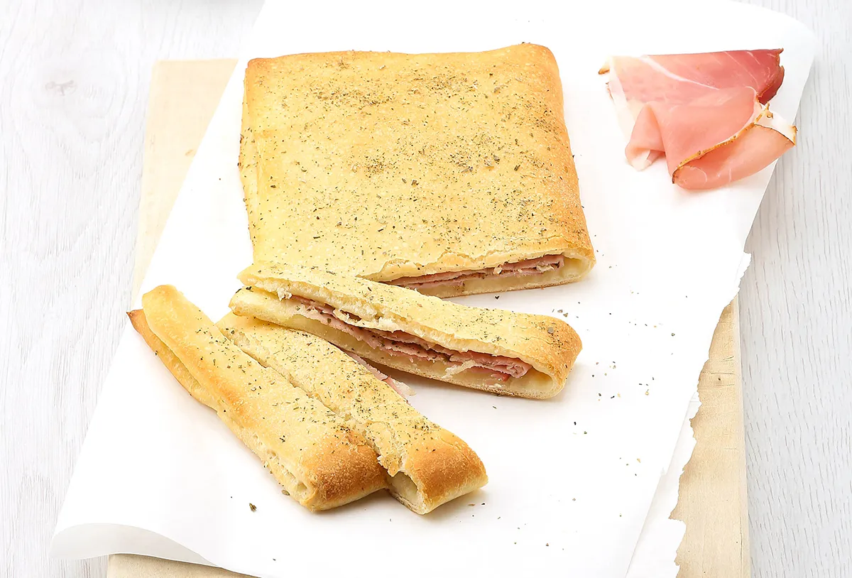 Sonkával töltött pizzalepény recept