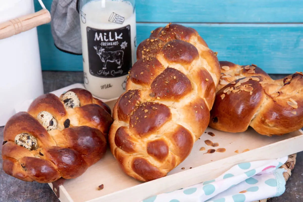 Húsvéti fonott kalács háromféle töltelékkel recept