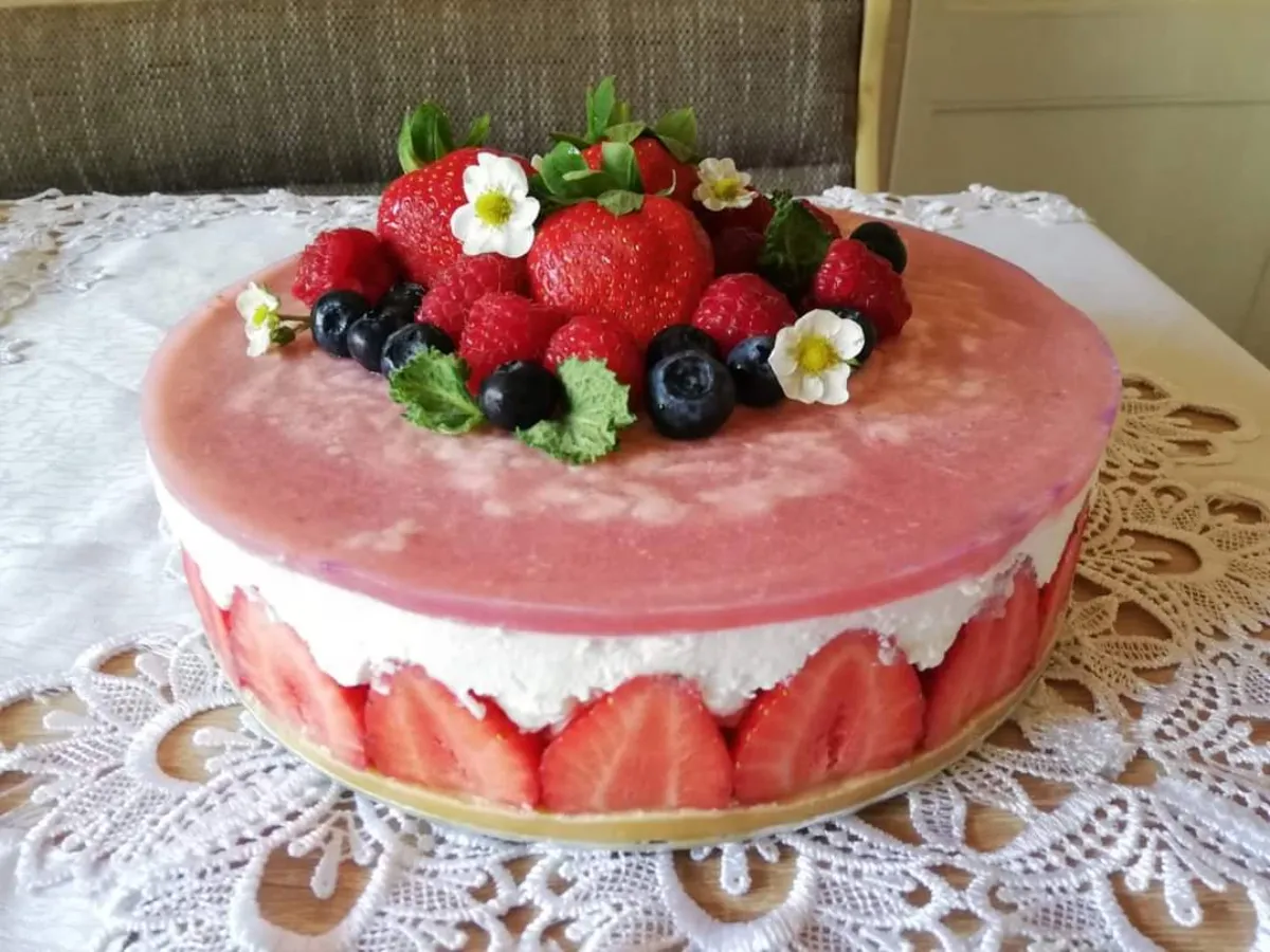 Fehér csokis-epres sajttorta recept