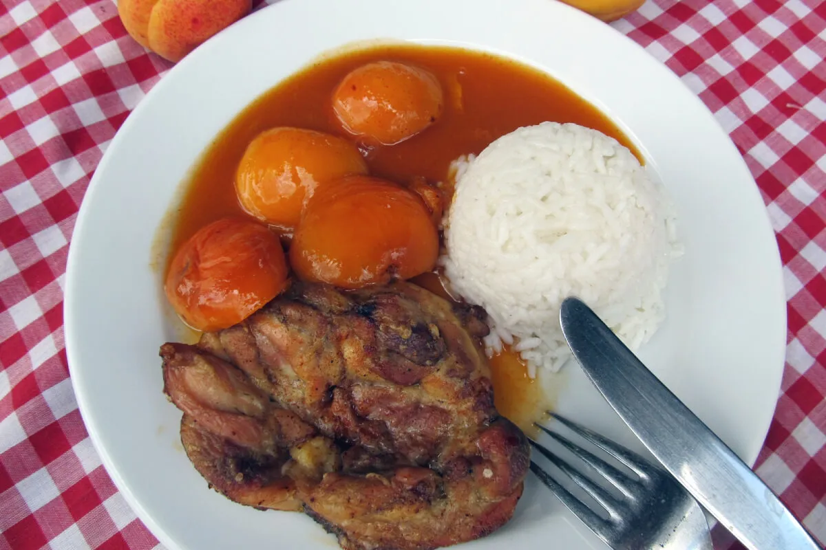 Grillezett csirkecomb barackmártással recept