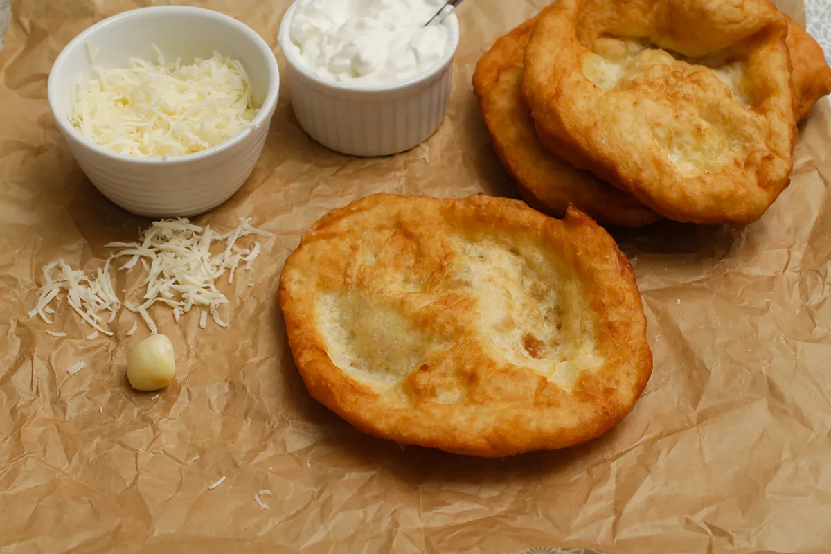 Sajtos lángos recept