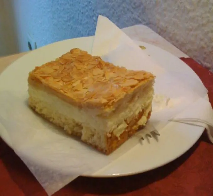 Mandulás sütemény (Méhcsípés) recept