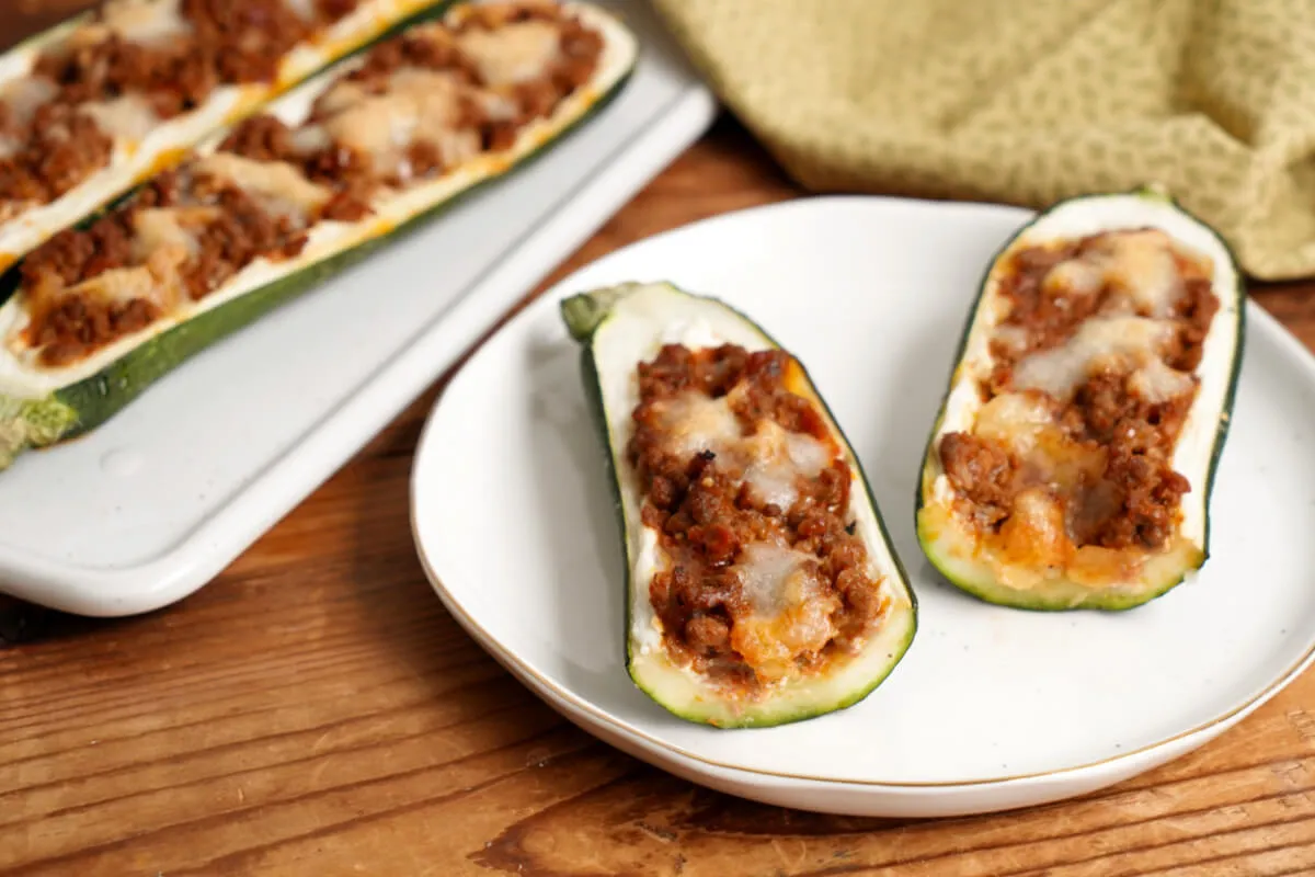 Töltött cukkinihajó recept