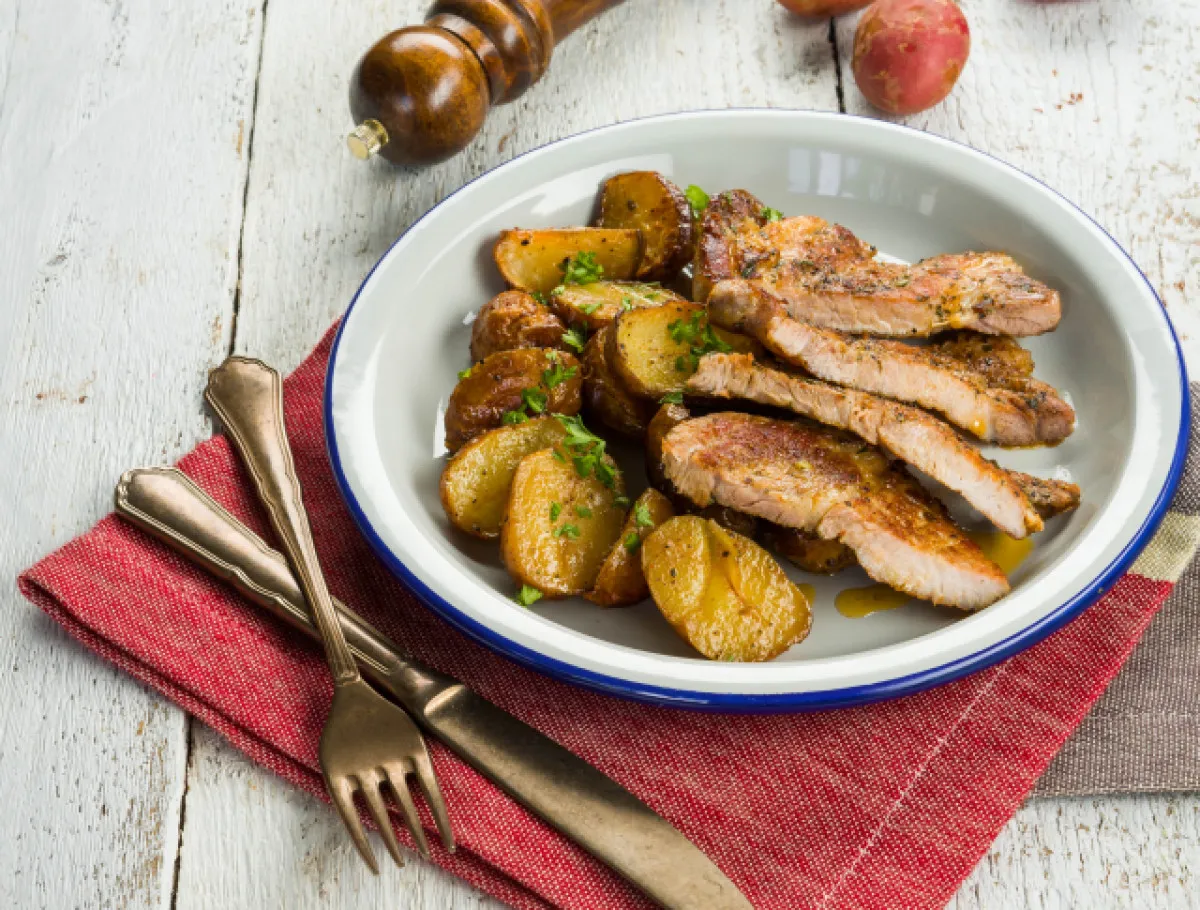 Rozmaringos sült tarja újburgonyával recept