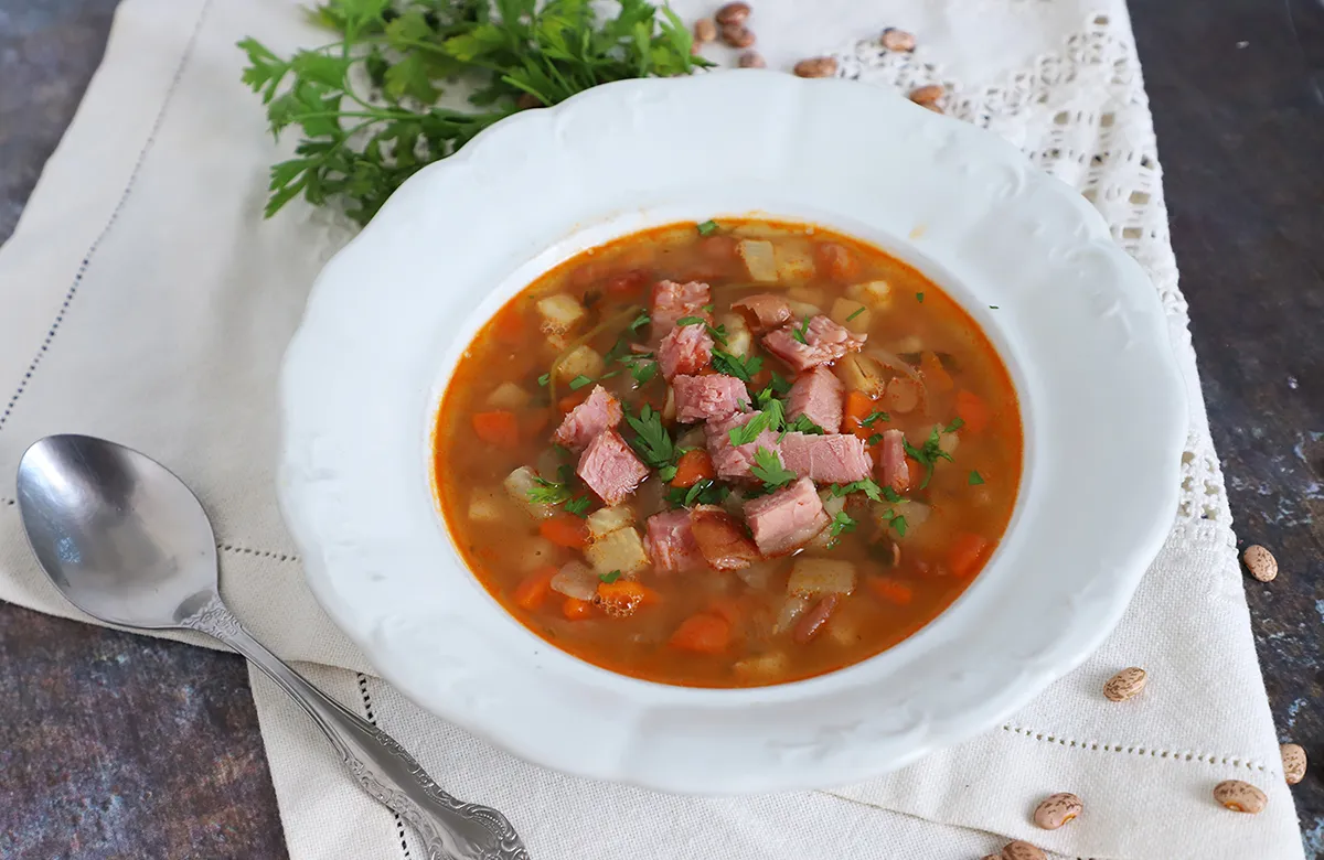 Tartalmas bableves füstölt hússal recept