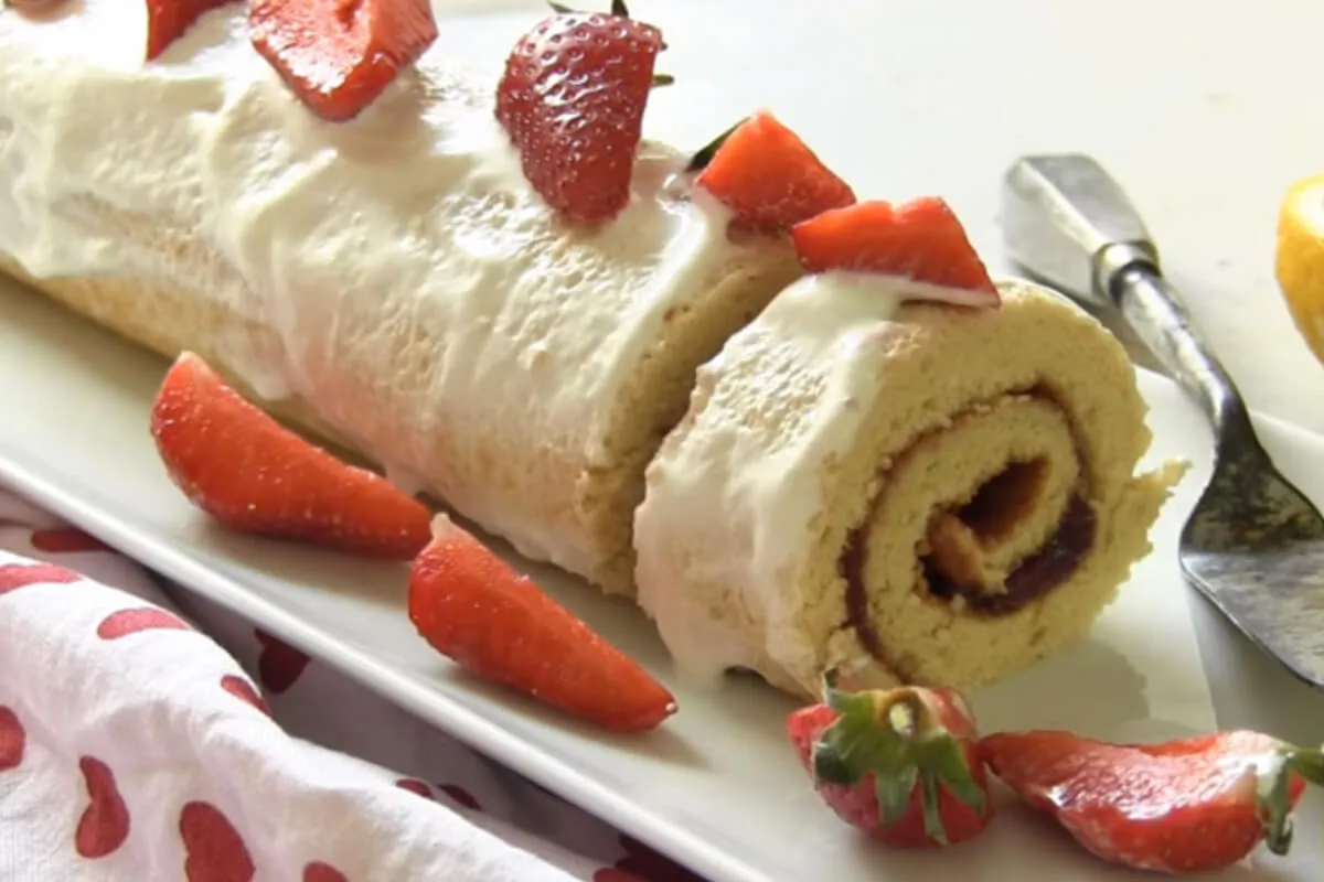 Gyors eperlekváros piskótarolád recept
