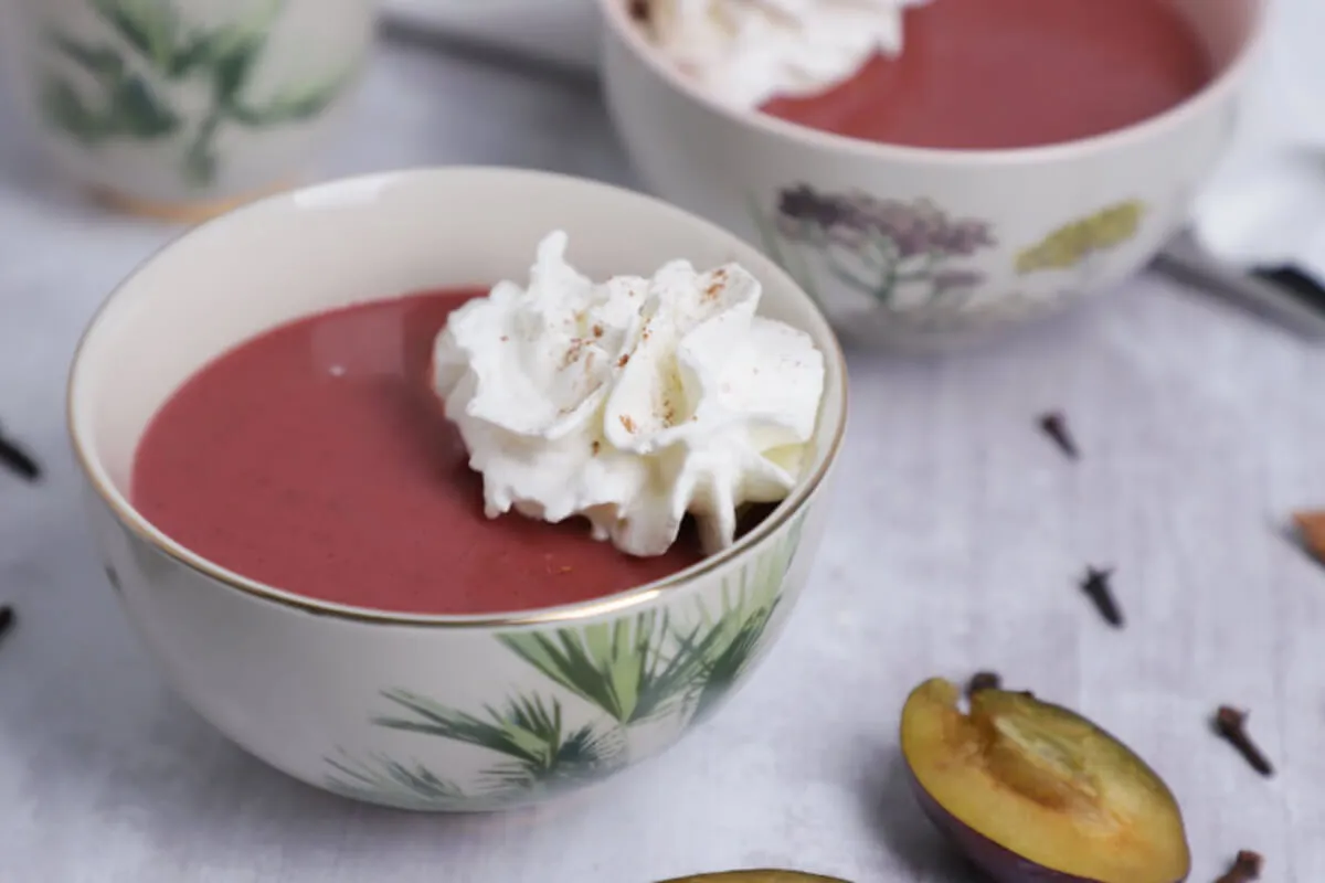 Szilvakrémleves tejszínhabbal recept