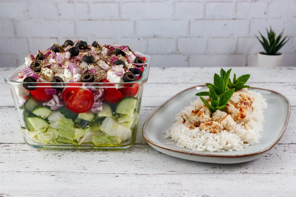 Citromos joghurtos csirkemell görögsalátával  recept