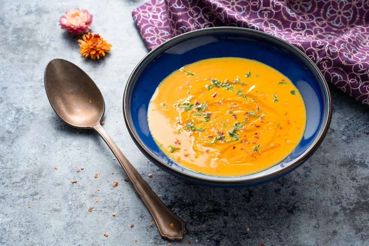 Almás-csilis édesburgonya-krémleves recept