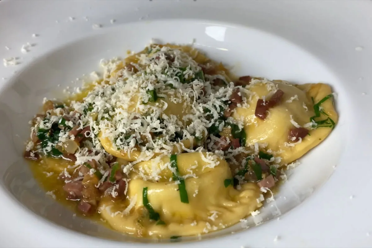 Ricottás ravioli medvehagymával recept