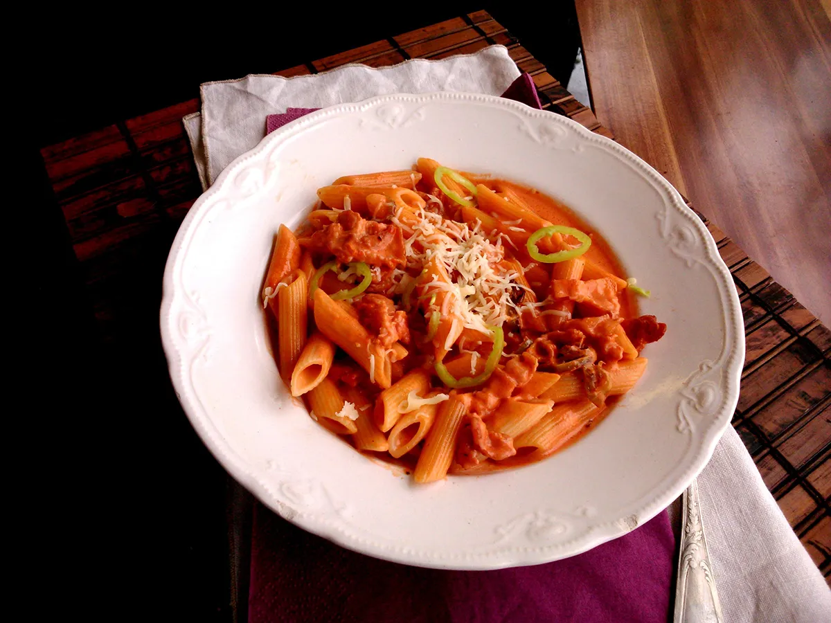 Paradicsomos penne csípősen recept