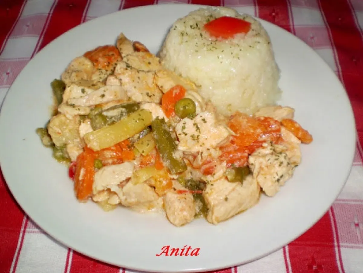 Zöldséges-tejfölös csirkeragu recept