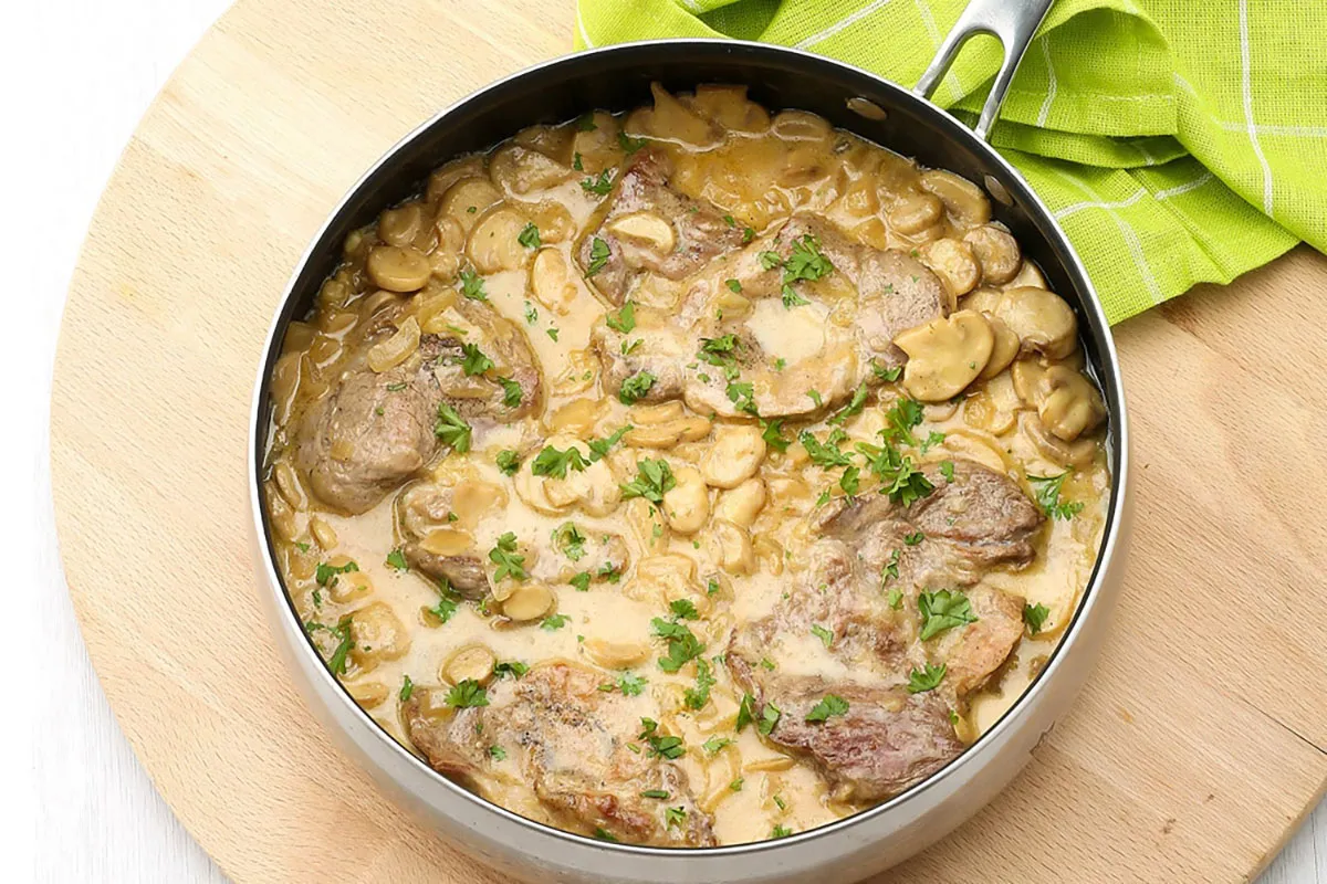 Gombás-tejszínes sertésszelet  recept